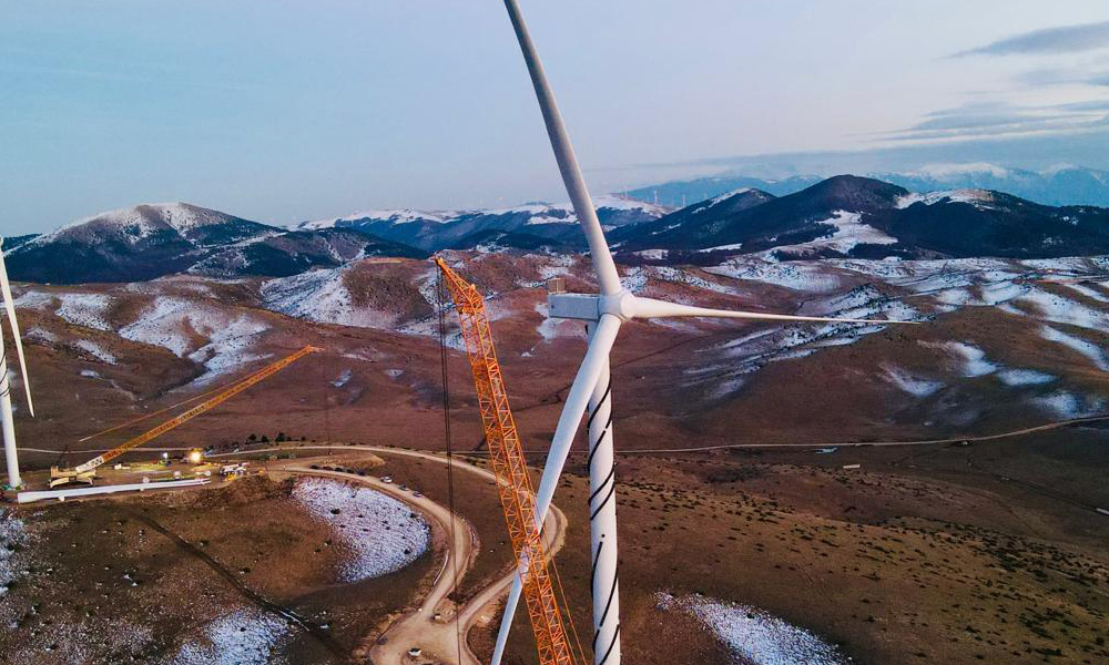 Amazon invests in its first utility-scale wind energy projects in Greece Thumbnail